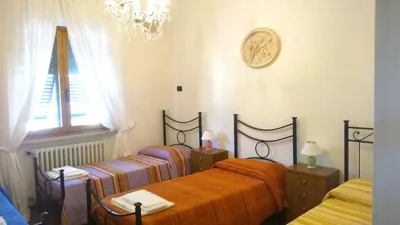 Villa In Lucca placed in a residential area, all services nearby – Photos 2