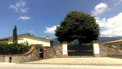 Villa In Lucca placed in a residential area, all services nearby – Photos 9