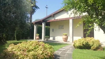 Villa In Lucca placed in a residential area, all services nearby – Photos 11